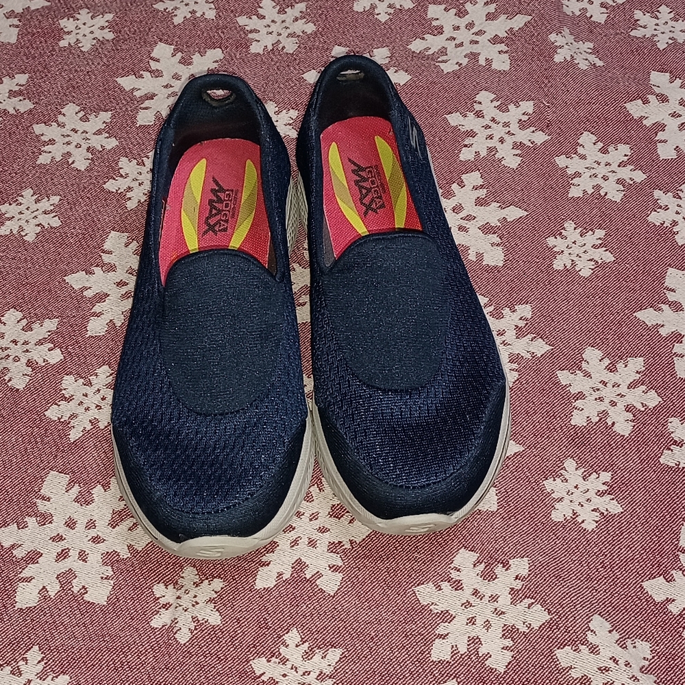 Shetchers GoGa MAX women's shoes size 6.5.